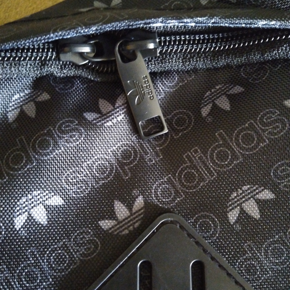 New adidas backpack - Picture 3 of 8